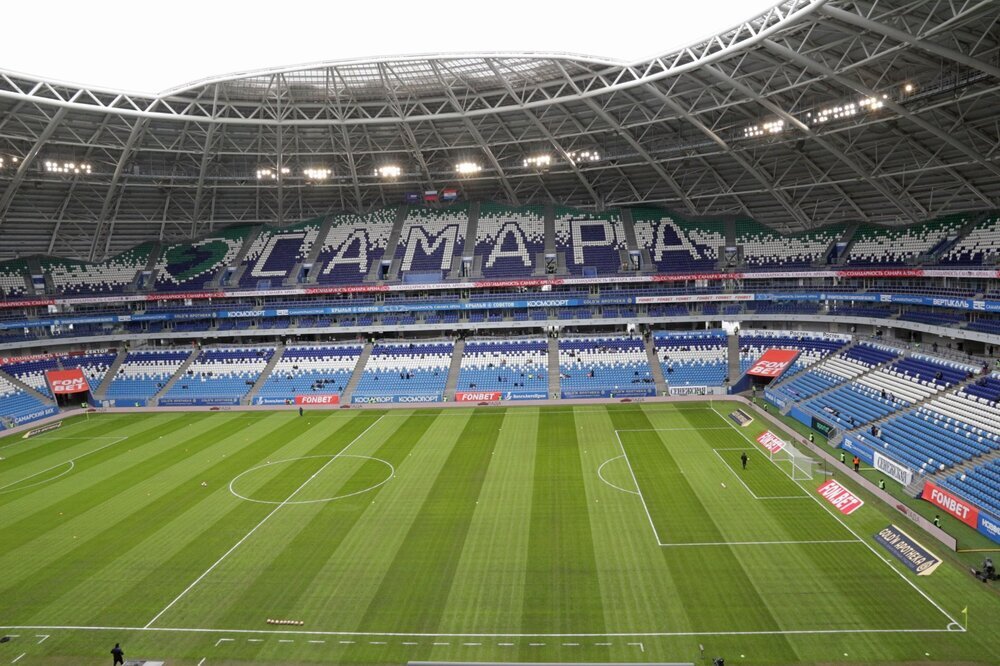 Чаша стадиона перед матчем.