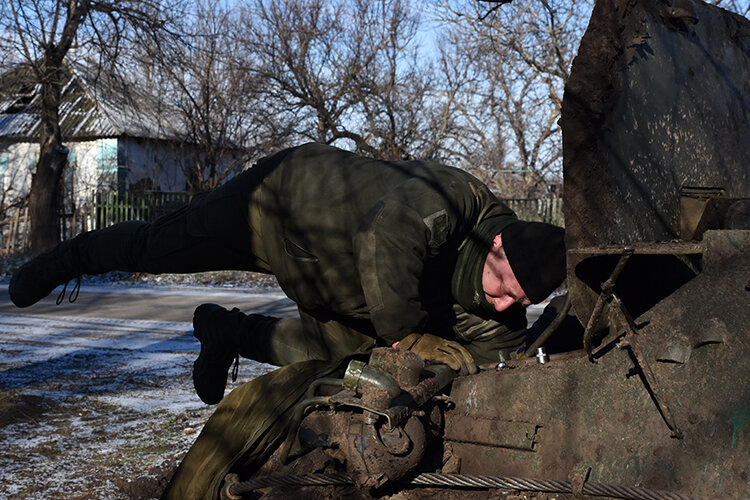    Реальные добровольцы давно закончились, в бой идут отловленные на улицах люди. План так называемой мобилизации в 2023 году был выполнен Киевом только на 18% Фото: © Andriy Andriyenko / Keystone Press Agency / www.globallookpress.com