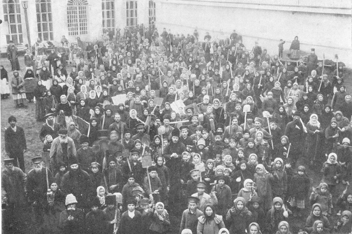    Архивный снимок 1911 г., так начинали строить подземелье.