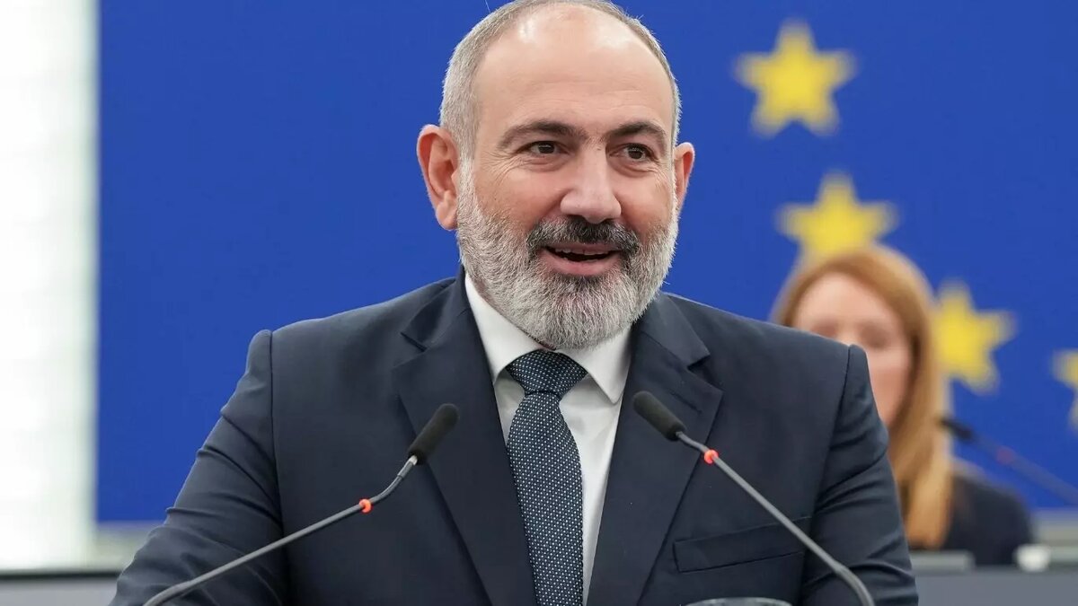     Премьер-министр Армении Никол Пашинян убежден, что Азербайджан ищет повод для начала новой войны. По его мнению, Баку может использовать для этих целей ситуацию с четырьмя селами, которые перешли под контроль Еревана в результате боевых действий в 1990-х годах.