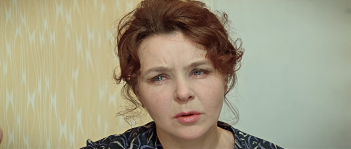 Нина Ургант в роли бывшей фронтовой санитарки Раи в фильме "Белорусский вокзал" (1971 г.)