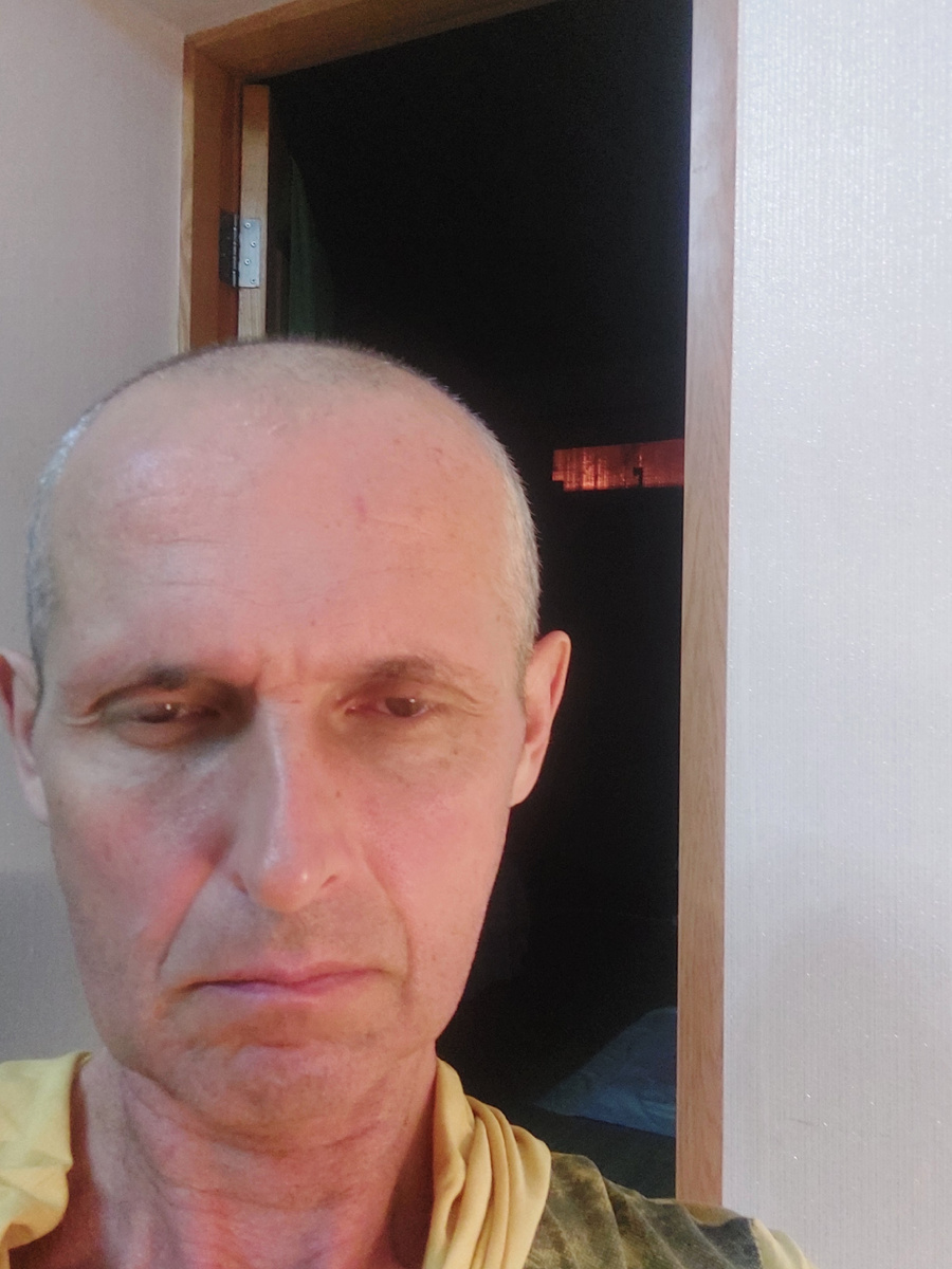 Вечером при медитации горела сначала одна пятка, потом горение прекратилось ь  потом две сразу и крестец. 