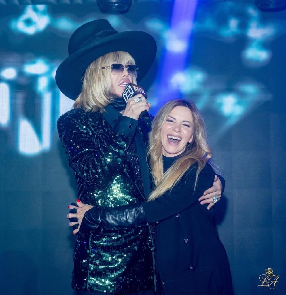 Людмила Соколова и Сергей Зверев📷    «Волжский для меня пахнет болгарским перцем»: Людмила Соколова помогла сделать хит диджею Смэшу и написала песню для Леонтьева
