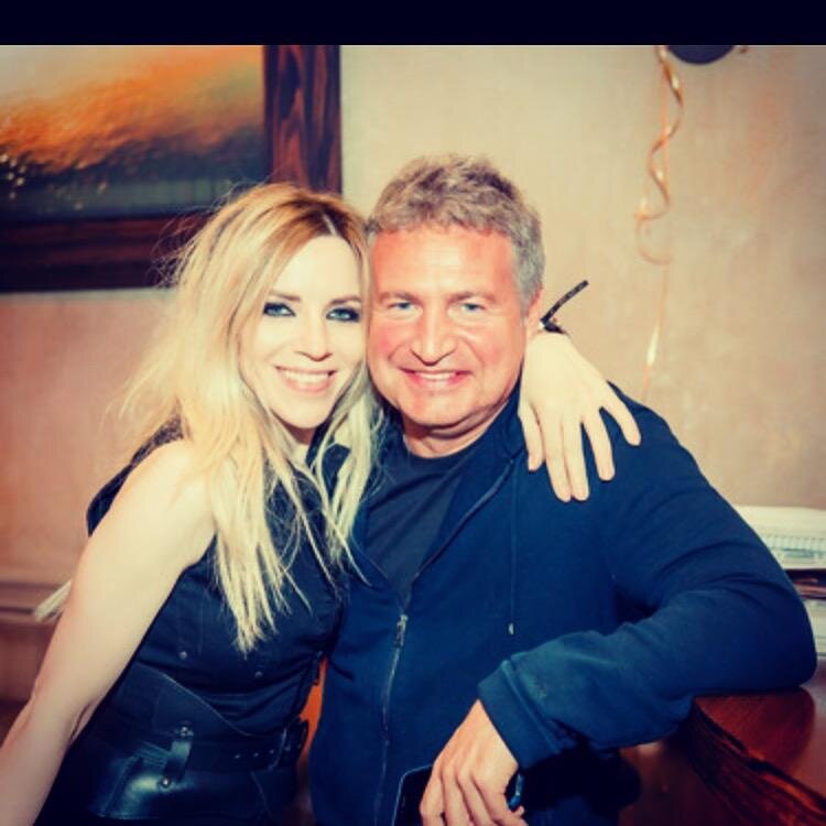 Людмила Соколова и Леонид Агутин📷    «Волжский для меня пахнет болгарским перцем»: Людмила Соколова помогла сделать хит диджею Смэшу и написала песню для Леонтьева
