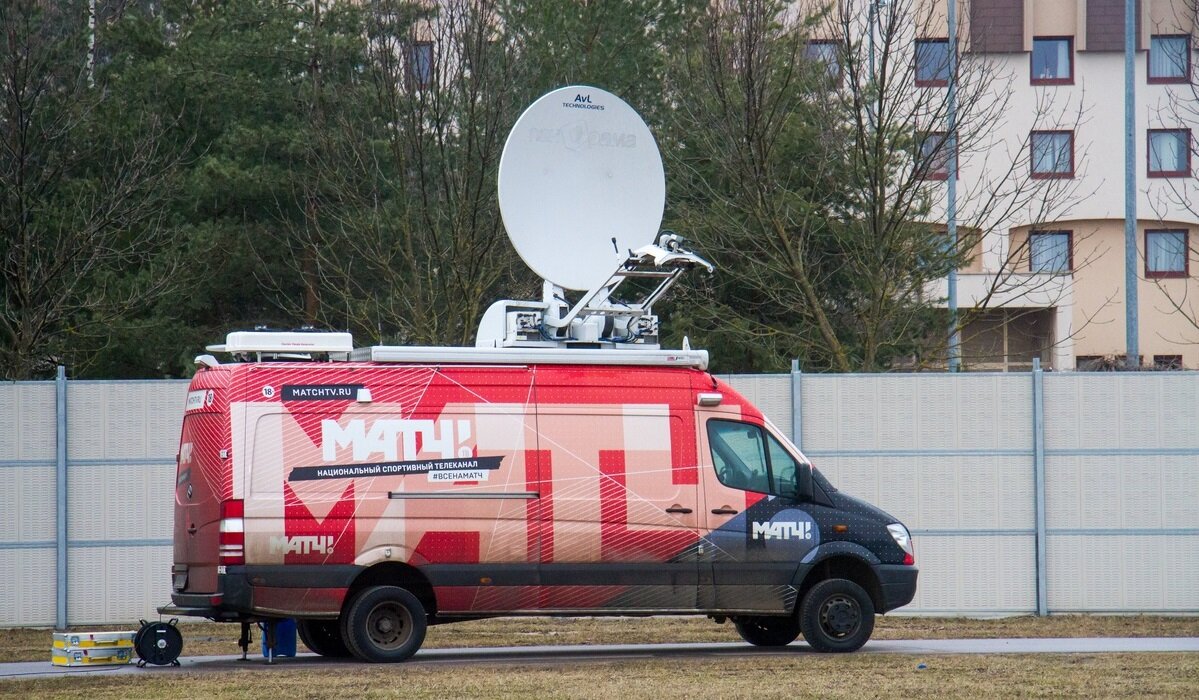 Несколько ПТС Российских телеканалов в работе.