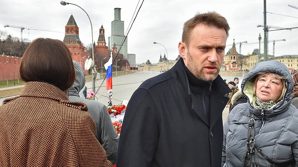 Отец алексея навального. Навальныемвммолодости фото. Отец алексея навального. Отец алексея навального. Ельцин и навальный сходство в молодости.