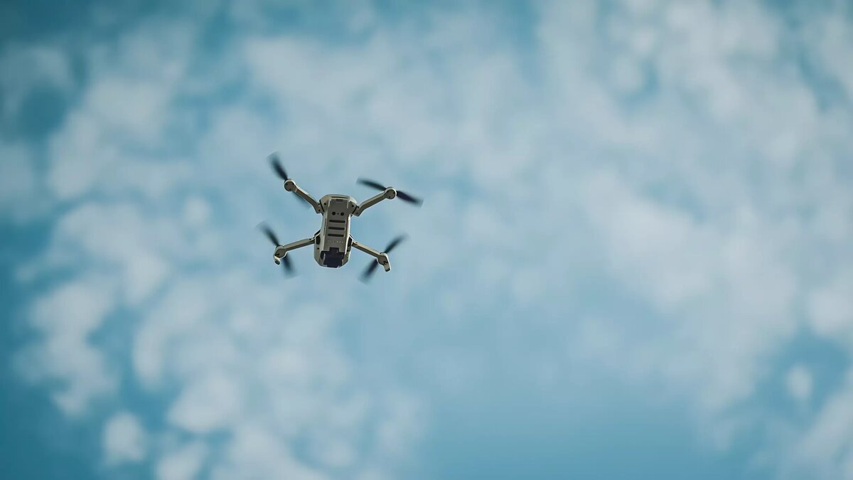     Российские специалисты обнаружили в трофейных украинских FPV-дронах необычные детали и материалы, которые используются в марсианской программе НАСА.