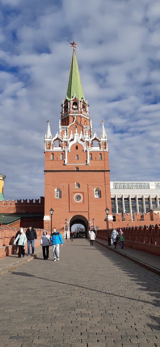 Вход на территорию Кремля за 1ч. 45 мин. до начала мероприятия.