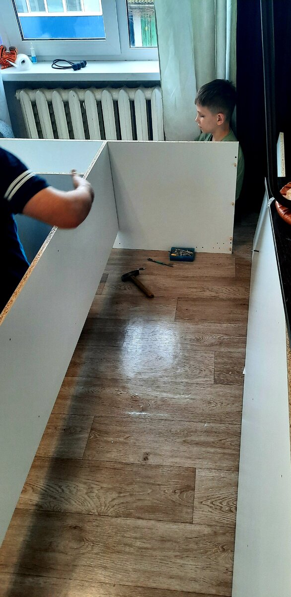 Семён помогал 