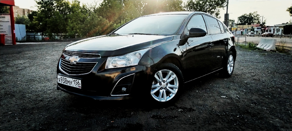 Замена лампы указателя поворота в фаре Chevrolet Cruze