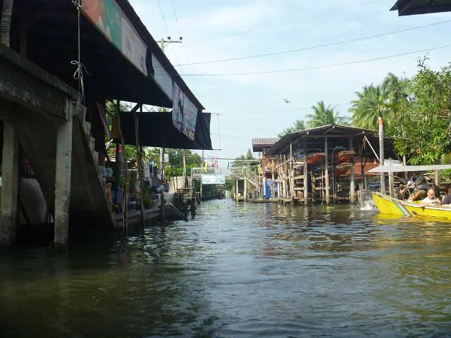 Где живут, там и торгуют