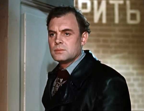 Павел Кадочников. Кадр из фильма «Укротительница тигров»