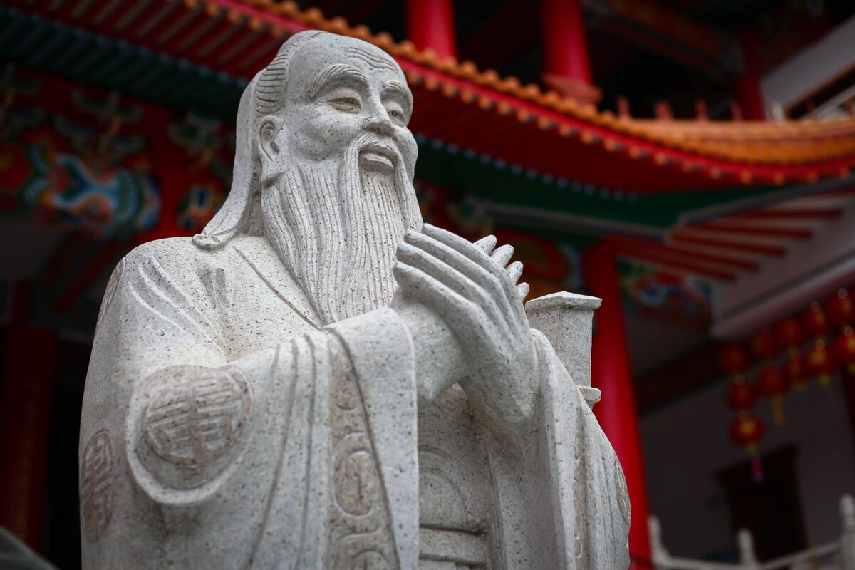 Конфуций, китайский философ и учитель, жил более двух тысячелетий назад, но его учение и мудрость продолжают находить отклик у людей по всему миру.