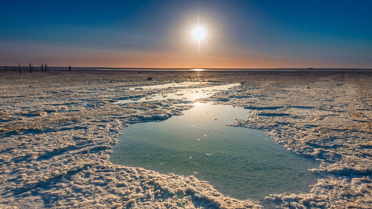 Каспийское море соль. Озеро Баскунчак. Астрахань озеро Баскунчак. Баскунчак соленое озеро. Астрахань соленое озеро Баскунчак.