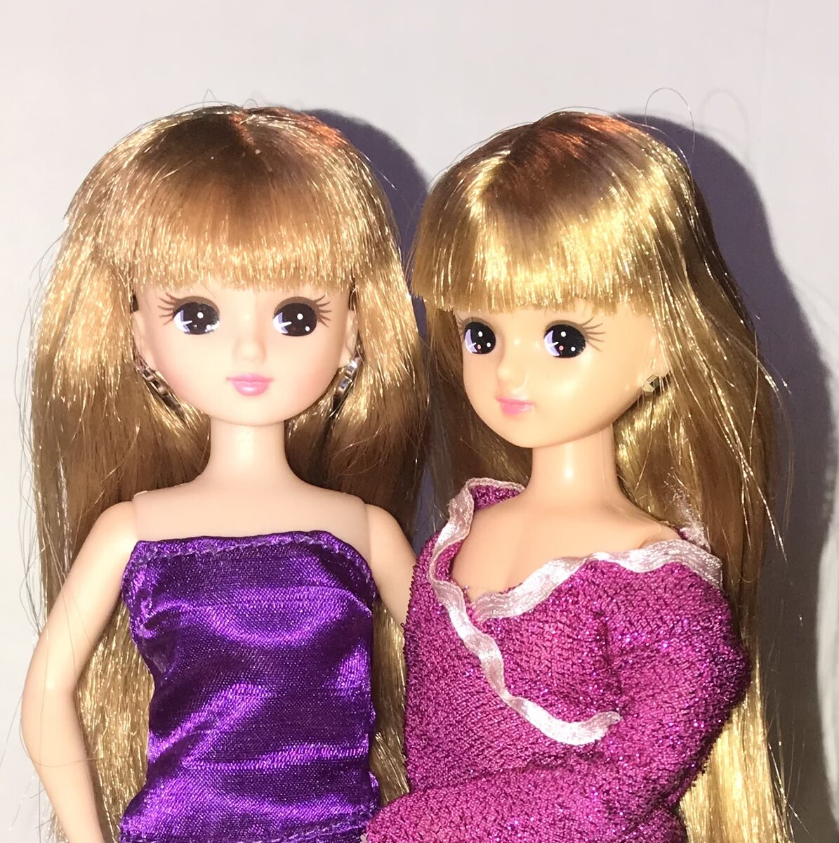 Скажи, сестренка, тебе кто приглянулся? :)