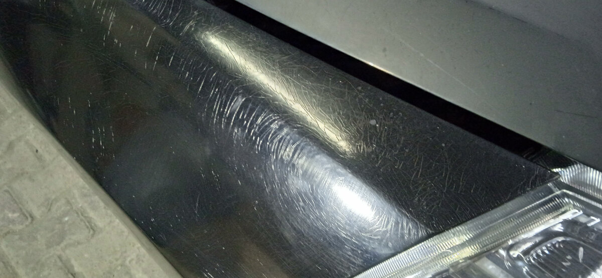 правое переднее крыло