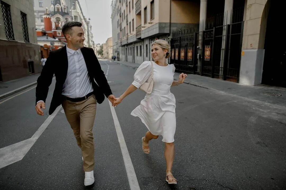 В отношениях бывает по разному...