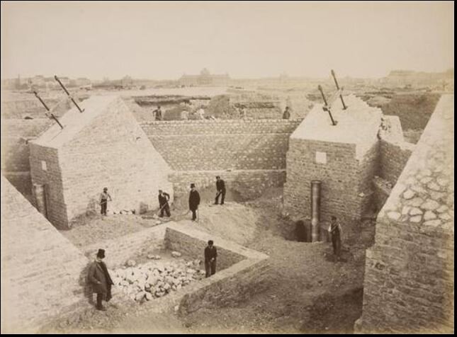 Фундамент Эйфелевой башни, сфотографированный в 1887 году