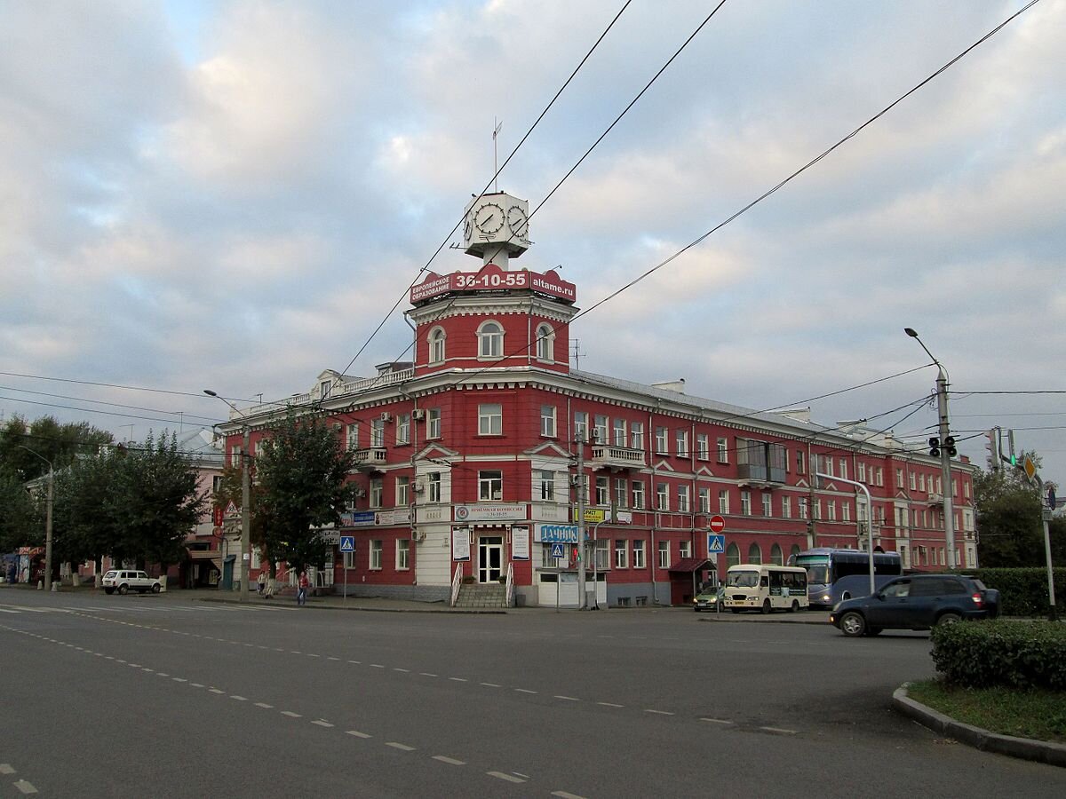 Жилые  дома Министерства транспортного строительства, проспект Строителей, 2022 год, фотография автора. 