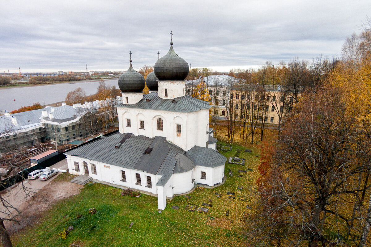 Антониев монастырь. Фото: proehal.ru