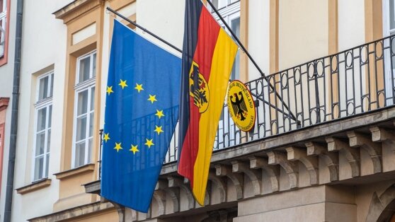   El País: экономика Германии оказалась "на краю пропасти" Роман Захаров