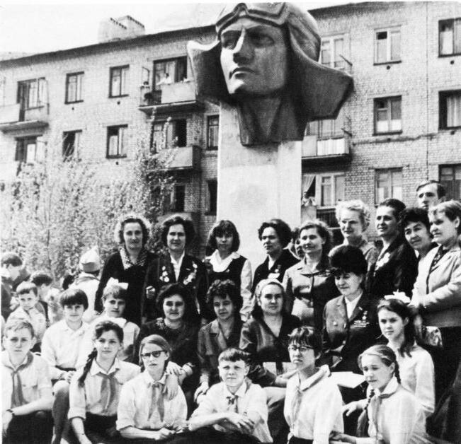 Школа им расковой. Школа им расковой. Школа им расковой. Школа 1 энгельс. 20 школа энгельс.