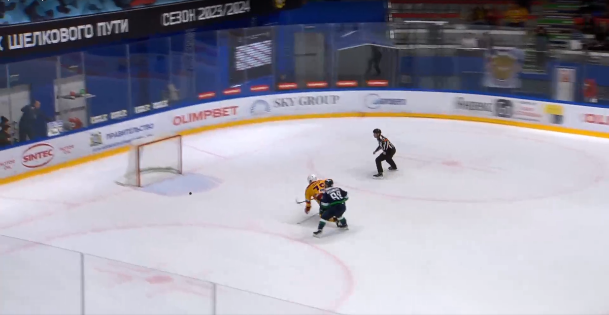 Гол Югры в пустые ворота.