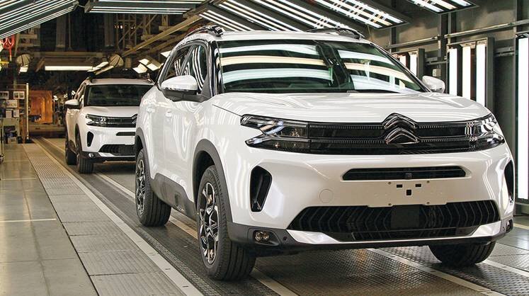     Пока на заводе «ПСМА Рус» собирают сотни машинокомплектов, но рассчитывают выпускать более десяти тысяч авто в год