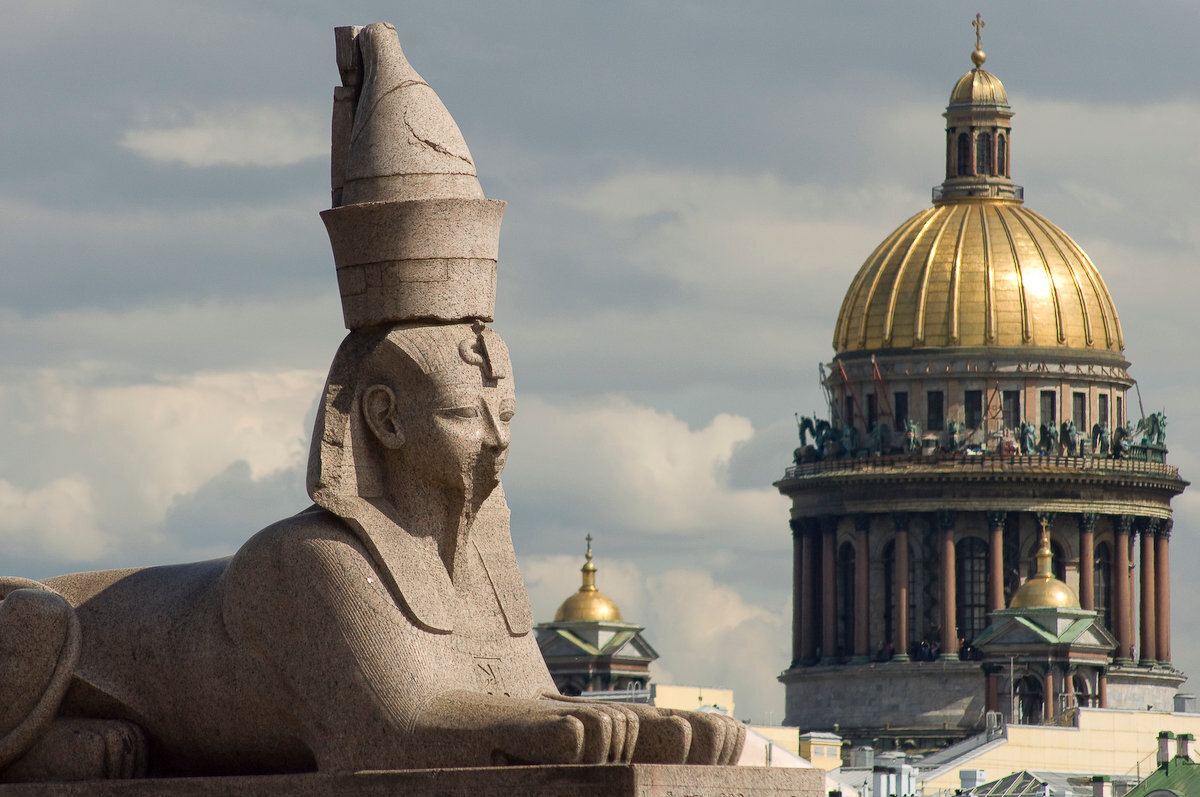 Сфинксы в Питере из Египта 