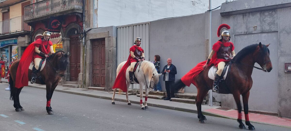 Крайняя слева - я