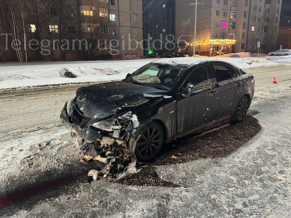    В Сургуте в автоаварии пострадали два человека, в том числе девочка-подросток