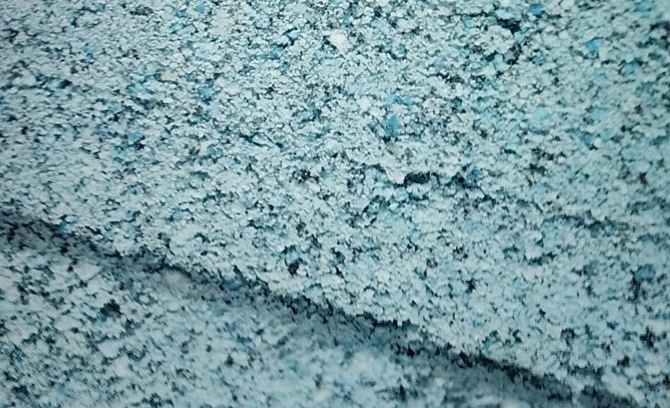    В основе пигмента лежит минерал апатит