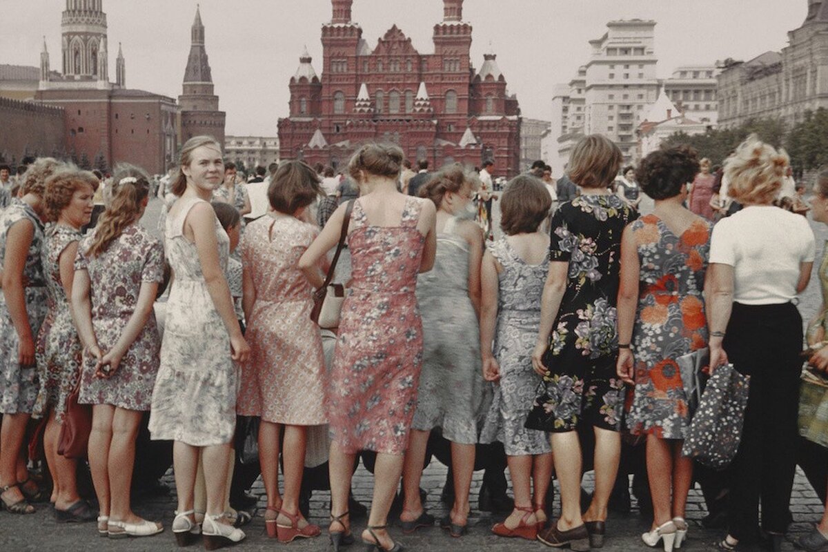 В современном мире мы стараемся проявить свою индивидуальность и уникальность. Теперь мы можем позволить себе быть не такими, как все. Хотя толпа осуждающих всегда найдется.-3