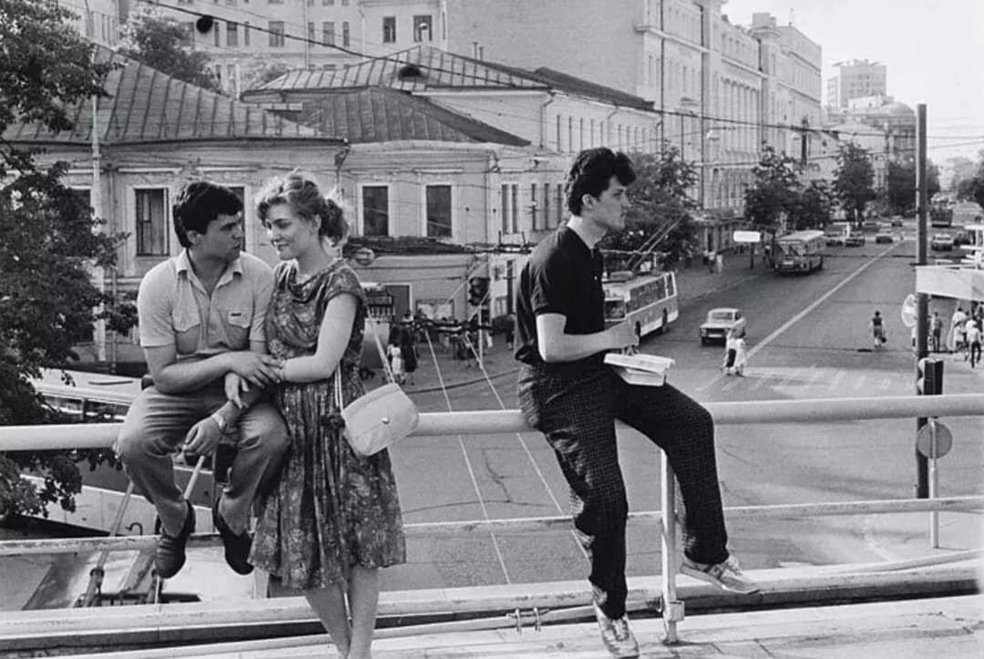 В современном мире мы стараемся проявить свою индивидуальность и уникальность. Теперь мы можем позволить себе быть не такими, как все. Хотя толпа осуждающих всегда найдется.-4-2