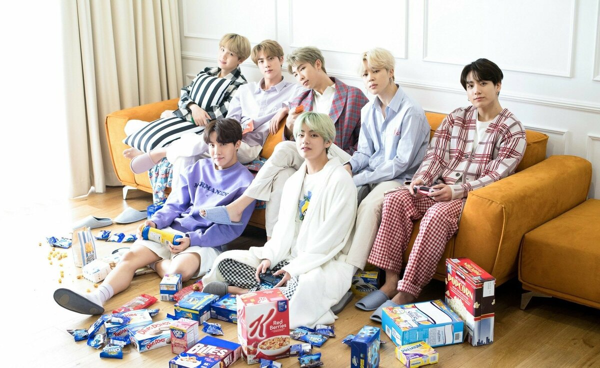 Теперь ангелы во что только не одеваются ... и что только не едят ...