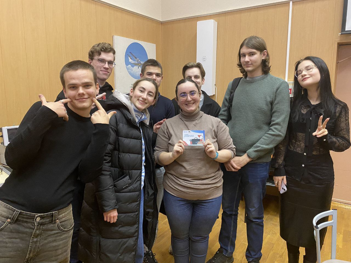 Кураторы – незаменимые человечки в студенческой жизни. Преподаватели помогают студентам в решении сложных вопросов. Совсем недавно в ГУАП прошел внутривузовский конкурс кураторов.-3