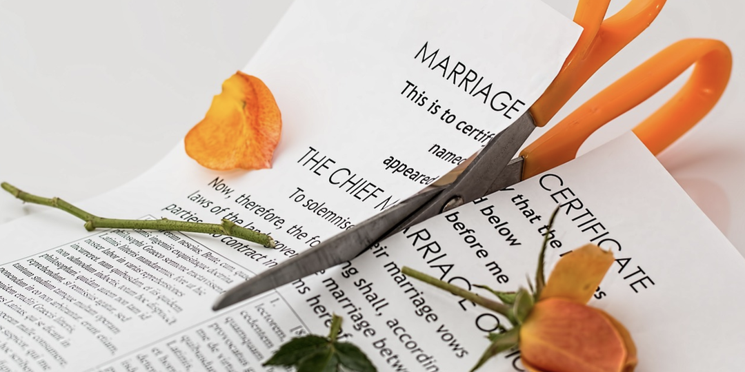 Как супругам при разводе делить квартиру. Сложные ситуации в простых ответах