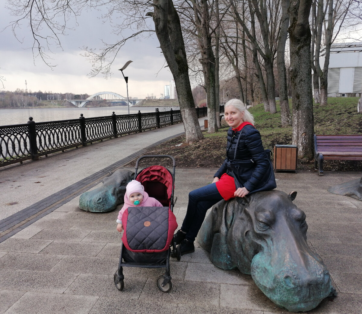 Автор в 2021 г прям под окнами ЖК Маяк, я тогда работала в той степи и часто гуляла в тех местах с семьёй