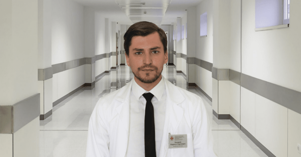 Детский психолог, заведующий Свердловским областным центром  психологической поддержки детям и подросткам Кирилл Бахарев