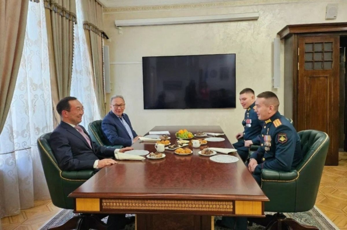    Глава Якутии встретился с Героями РФ Николаем Соболевым и Игорем Юргиным