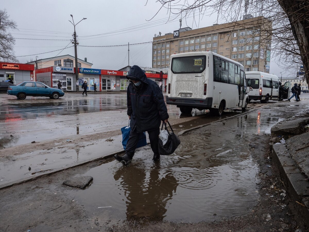 Грязь, Шанхай и непонятные люди»: Александр Новиков сравнил Смоленск с  Десногорском 90х | Readovka67.ru | Дзен