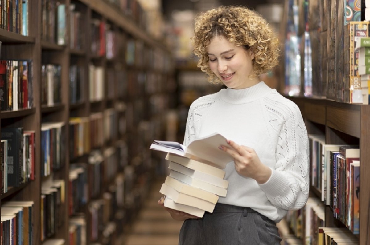    В Надыме проходит акция «Книги Ямала — Волновахе»