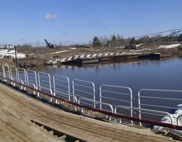     В Холуе полностью перекрыли движение по старому мосту