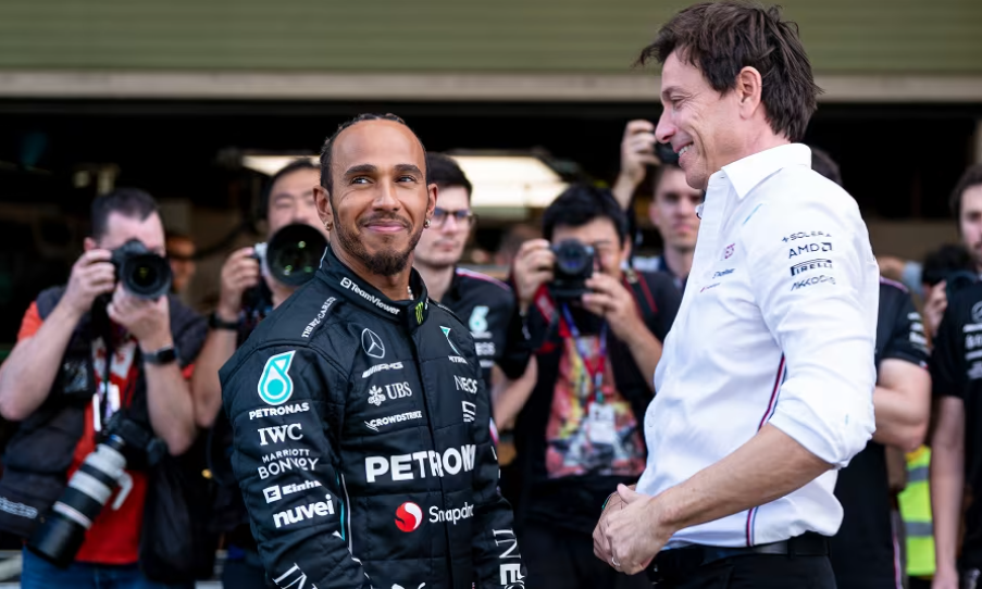 Вольфф ищет нового пилота после того, как Хэмилтон решил перейти в Ferrari на сезон 2025 года