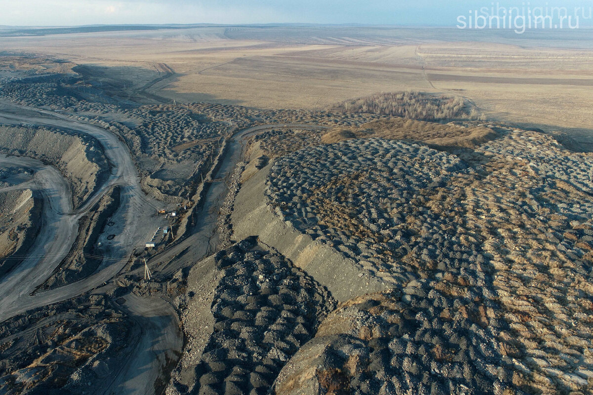 Институт СИБНИИГИМ проводит полный цикл геологических и проектных работ для добывающих предприятий на всех стадиях – от поиска и оценки месторождений до эксплуатации.