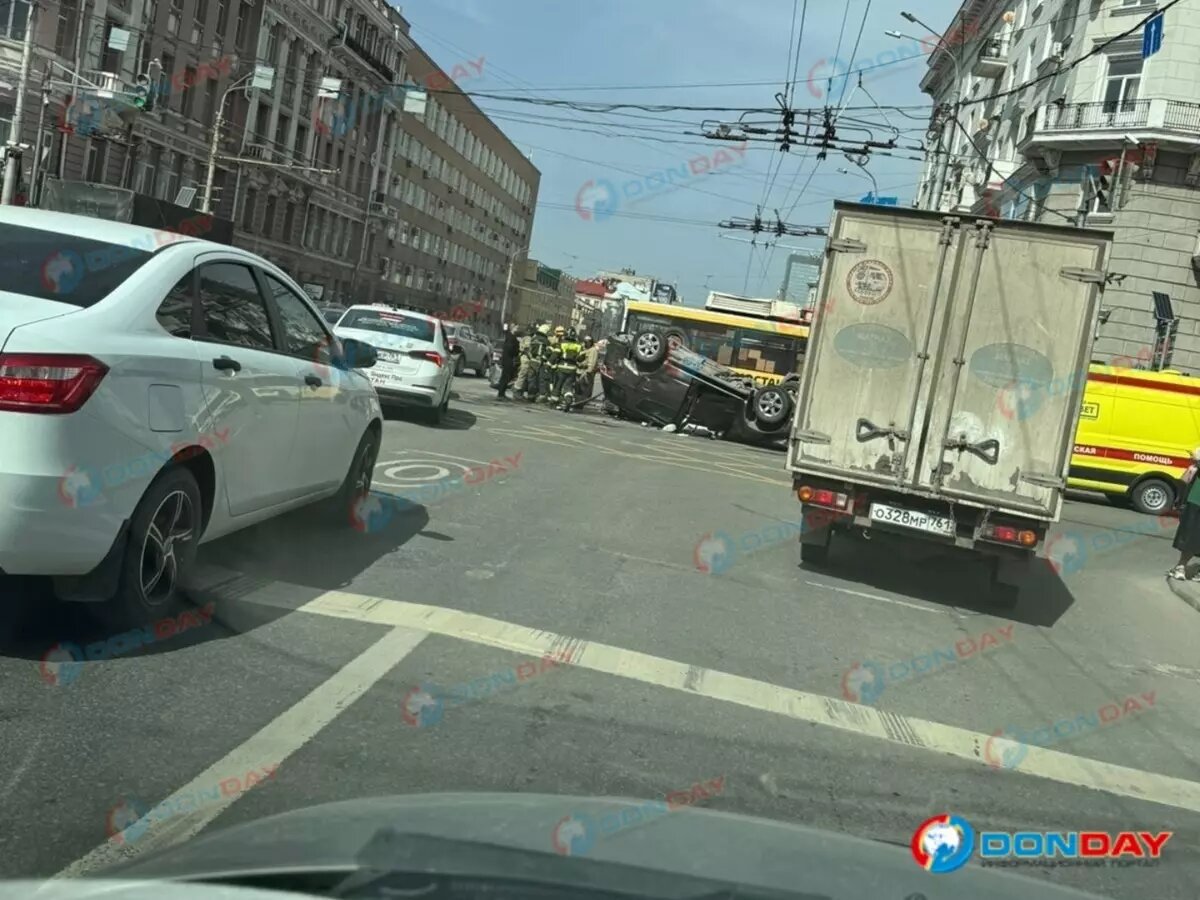 Массовое ДТП парализовало движение транспорта в центре Ростова | Donday.ru  | Дзен