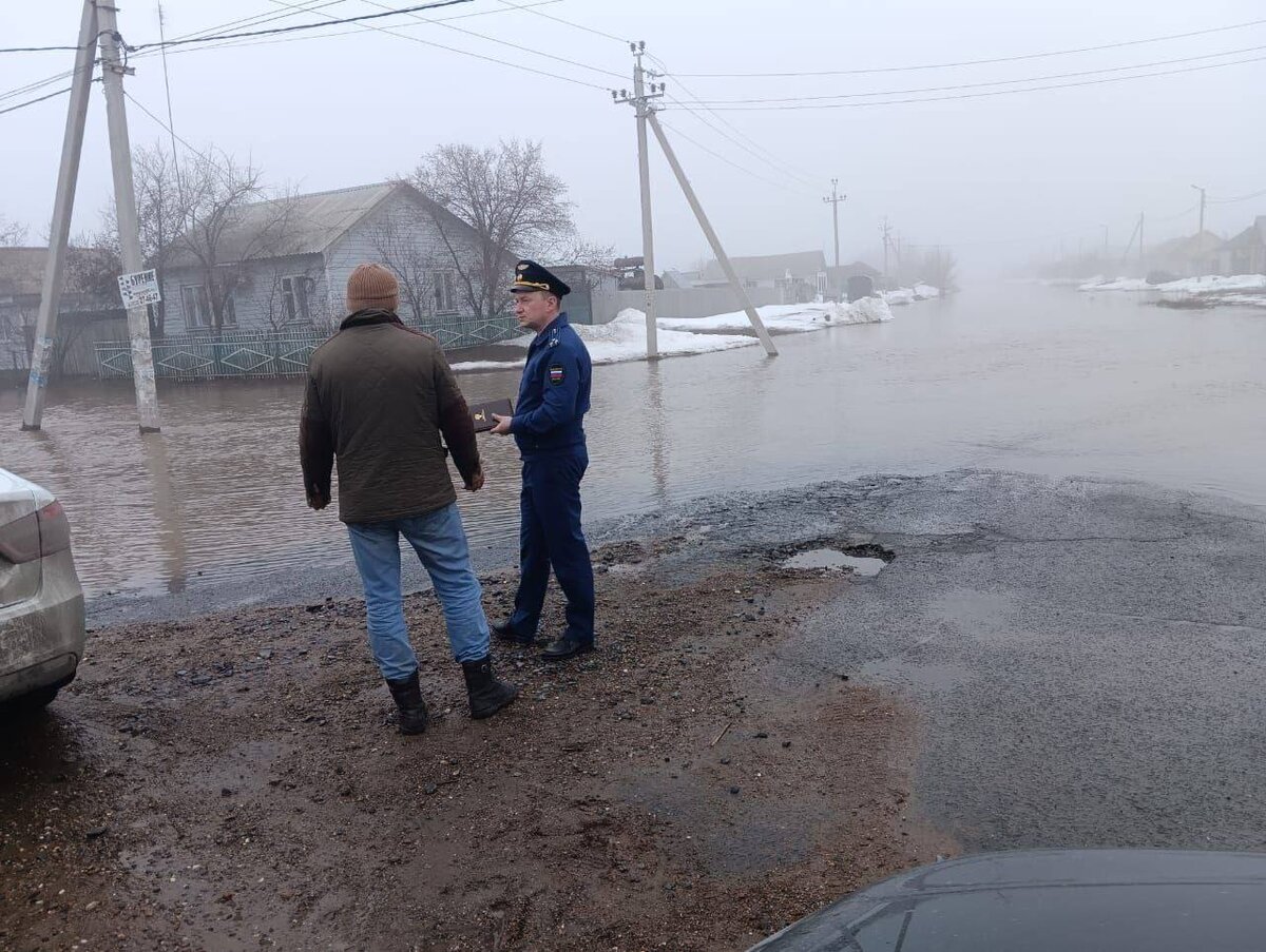 В поселке Краснохолм под Оренбургом подтопило 16 улиц. В адрес главы  местной администрации внесли представление | Урал56.Ру | Оренбург, Орск -  главные новости | Дзен