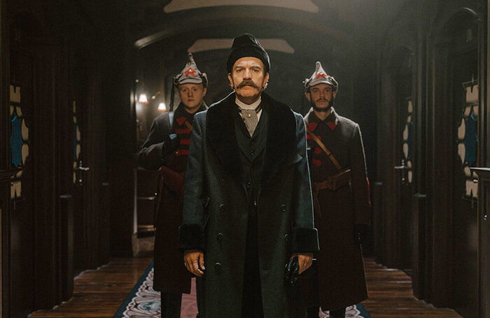    кадр из сериала «Джентльмен в Москве»