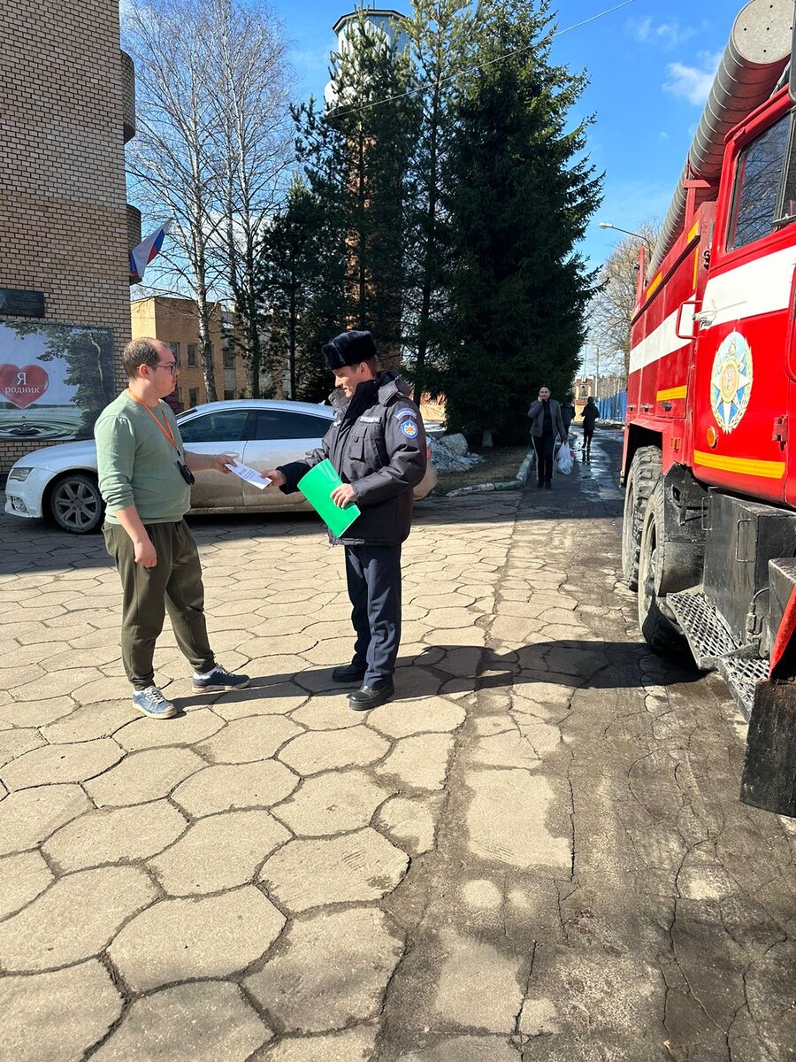 Пожарные в гостях у детей из Белгородской области в, пункта временного  размещения «Родник» | ТУ-5 (Щелковское) ГКУ МО «Мособлпожспас» | Дзен