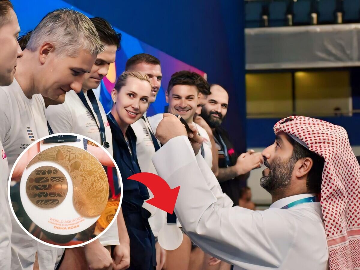     Российских ватерполистов награждают золотыми медалями за победу на чемпионате мира 2024 года в рамках серии Masters© Иллюстрация РИА Новости . Павел Агеев